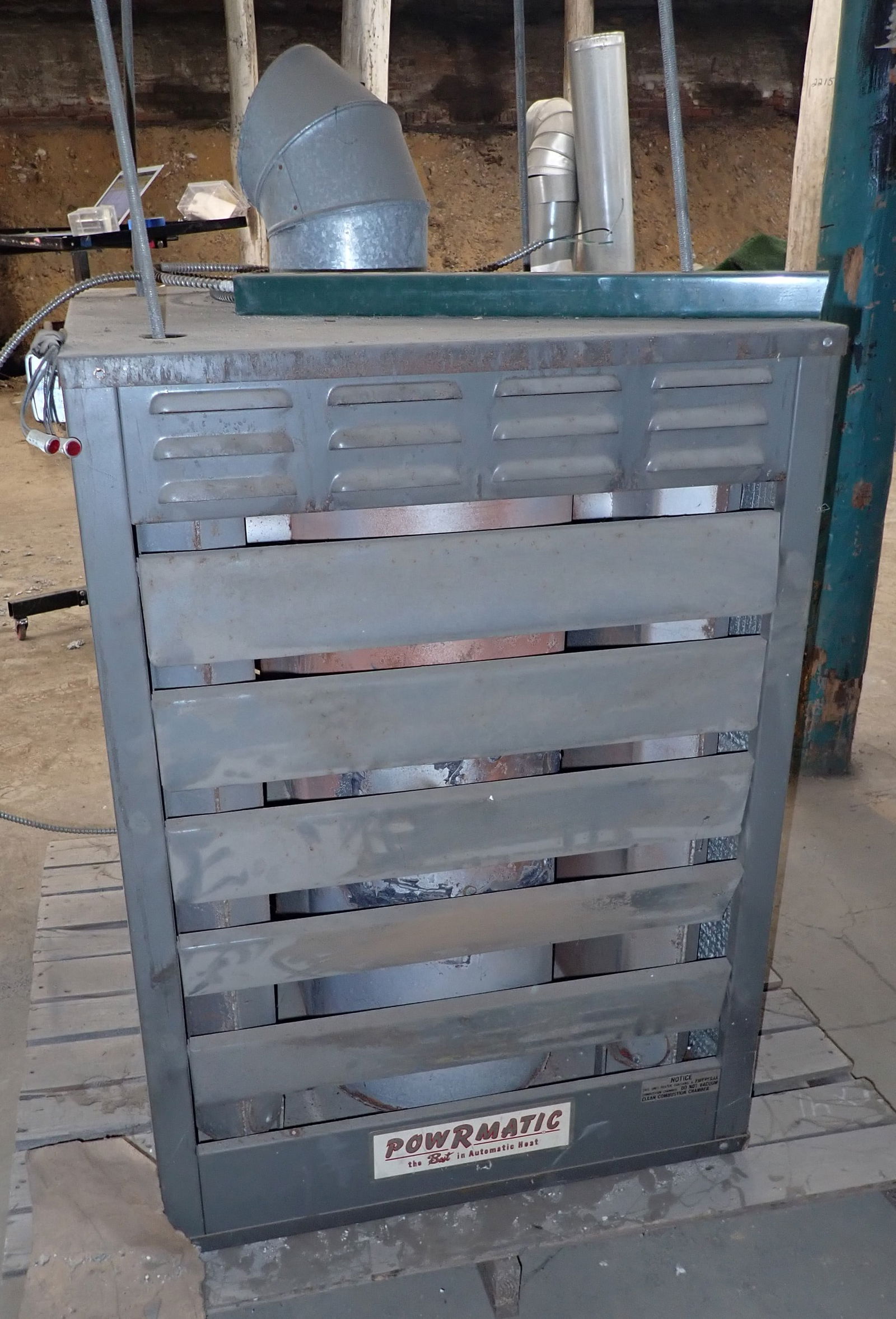 Furnace: Approx 28" x 31" x 39" tall. Bring proper help & equipment to remove. Pick up at Building B Location. No in house shipping !