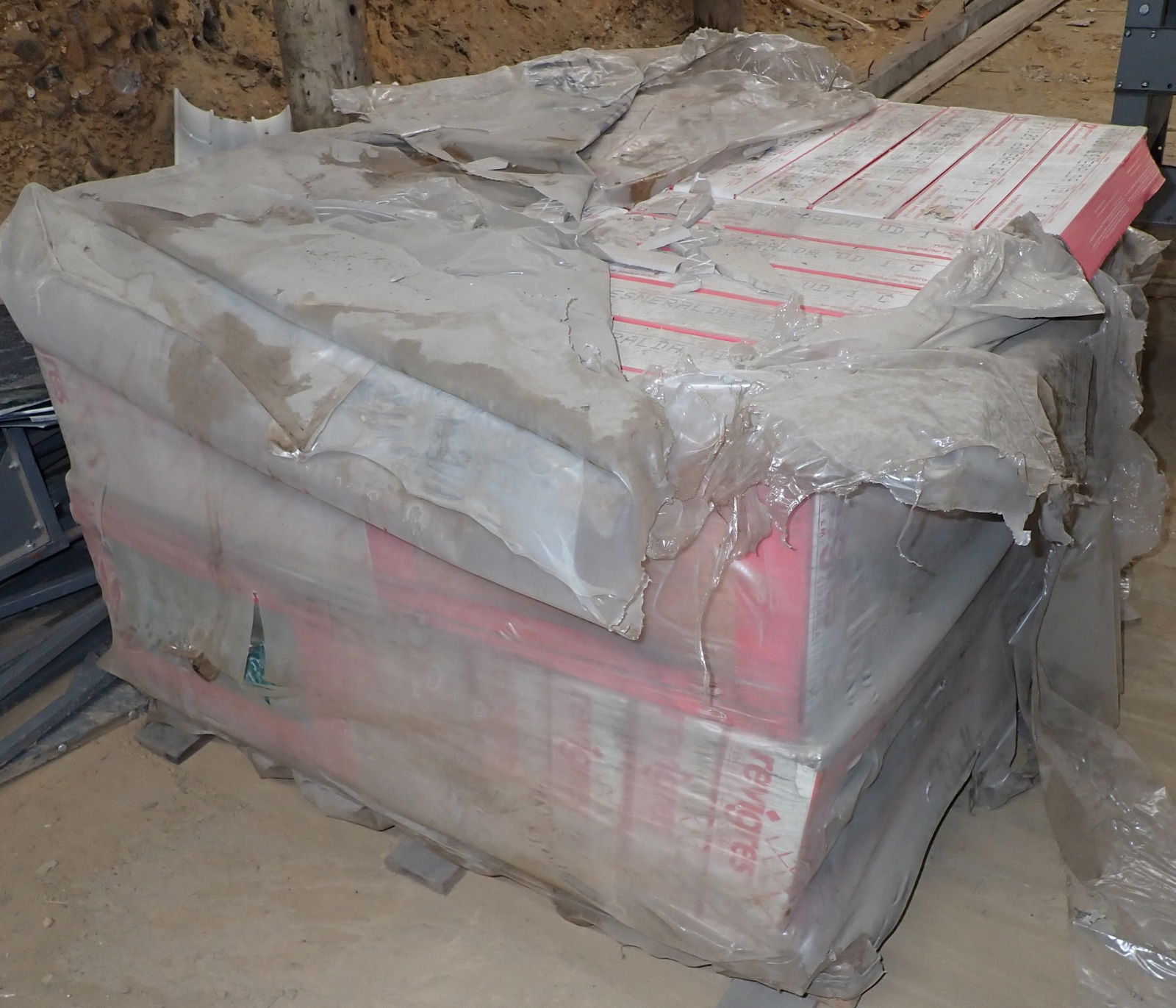 Pallet of Floor & Wall Tiles: Tiles are approx 10 1/2" x 18". Take what you want and leave the rest. Pick up at Building B Location. No in house shipping !