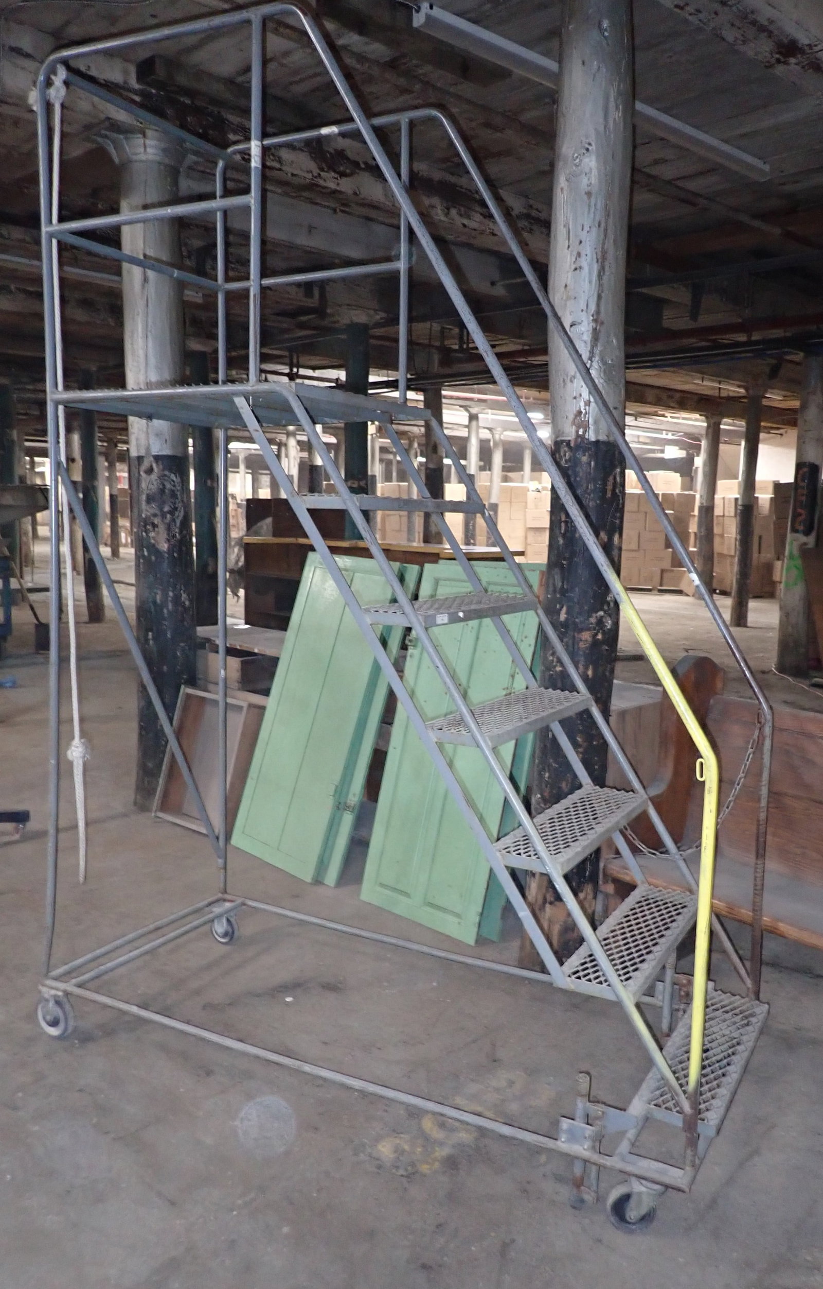 Rolling Steps: Bring help to load. Pick up at Building B Location. No in house shipping !