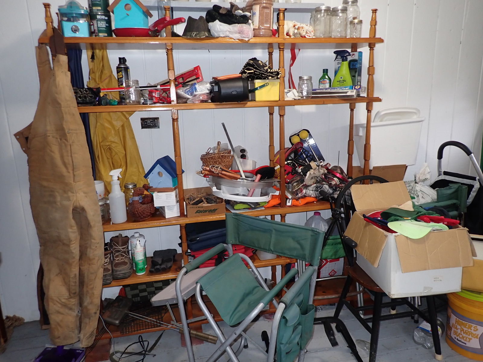 Shelving Unit / Partial Room Contents (1 of 17)