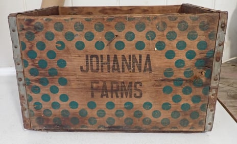 1960 Johanna Farms Wooden Milk Crate