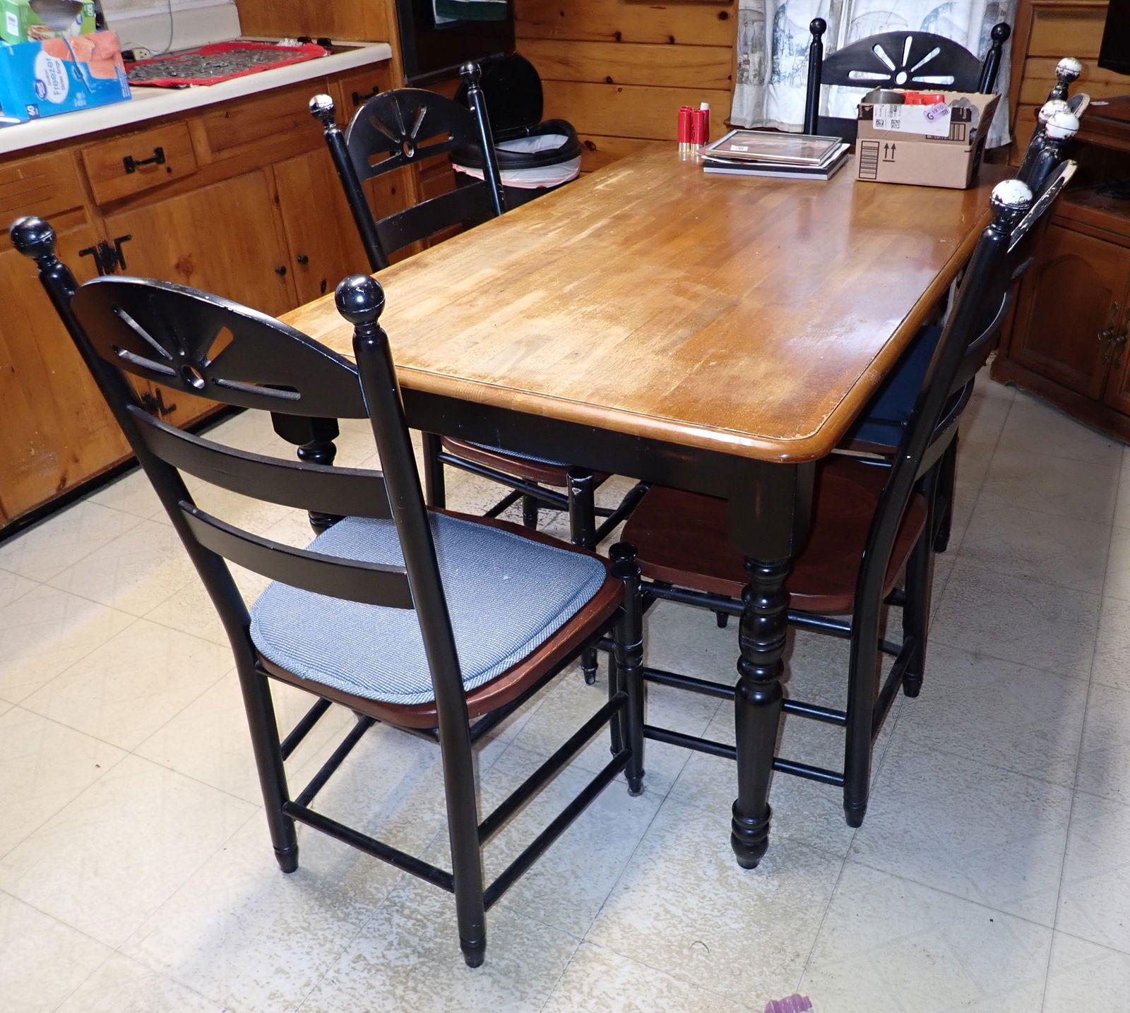Kitchen Table & 4 Chairs (1 of 4)