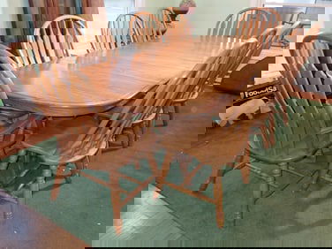 Oak Table & 8 Chairs