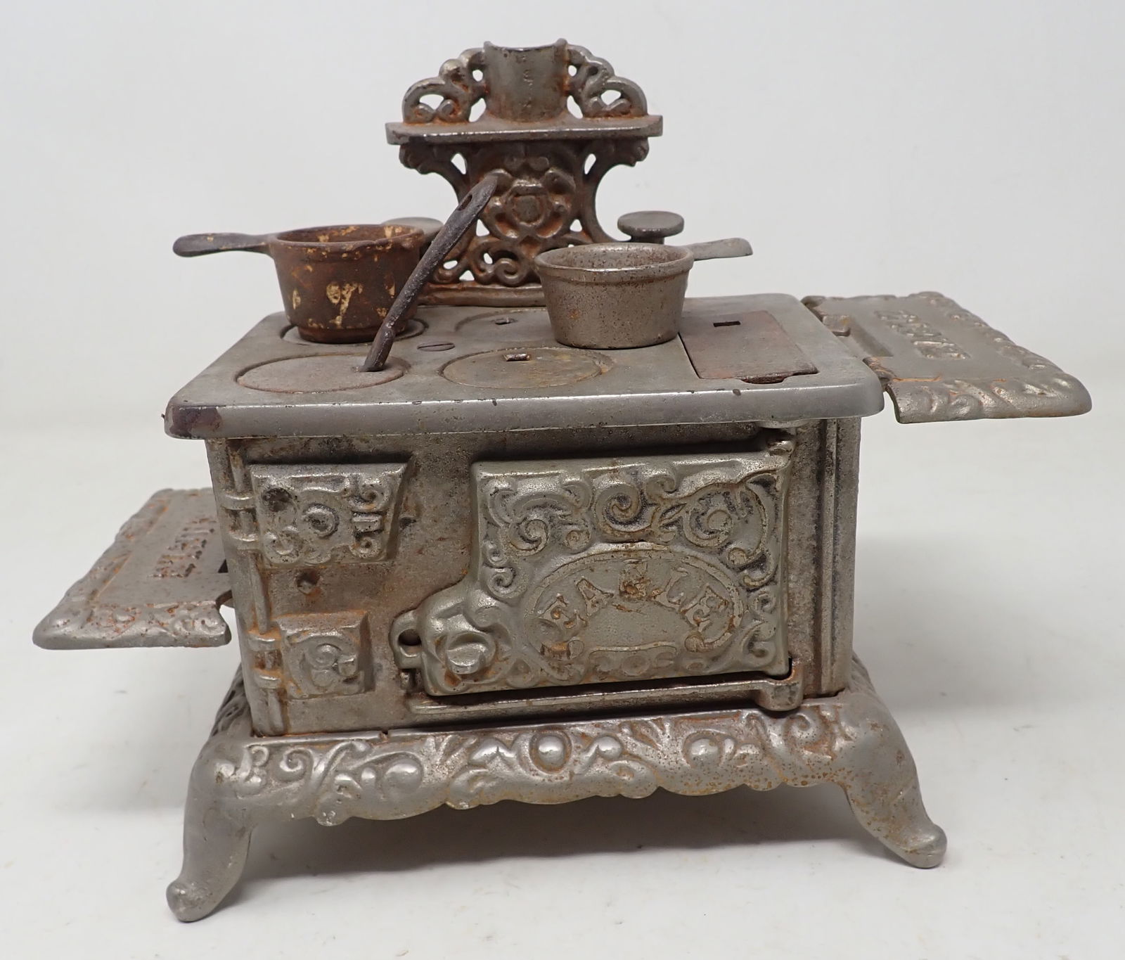 Childs Eagle Cast Iron Stove (1 of 3)