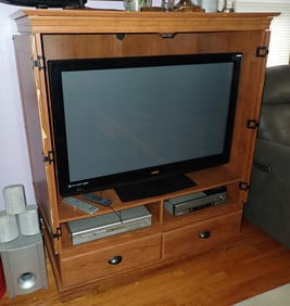 Vizio 42" TV Dvd VHS Players