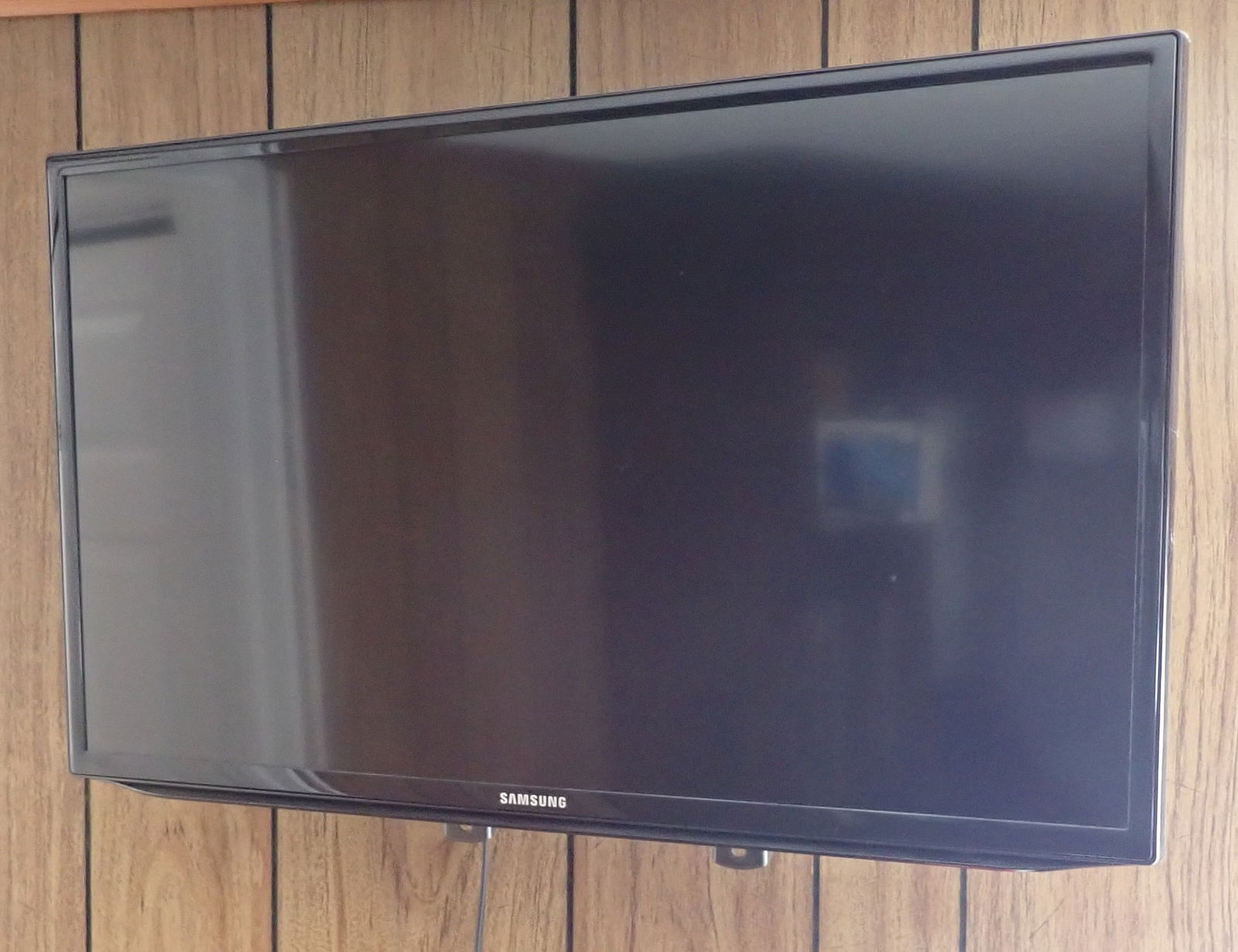 Samsung 32" TV (1 of 3)
