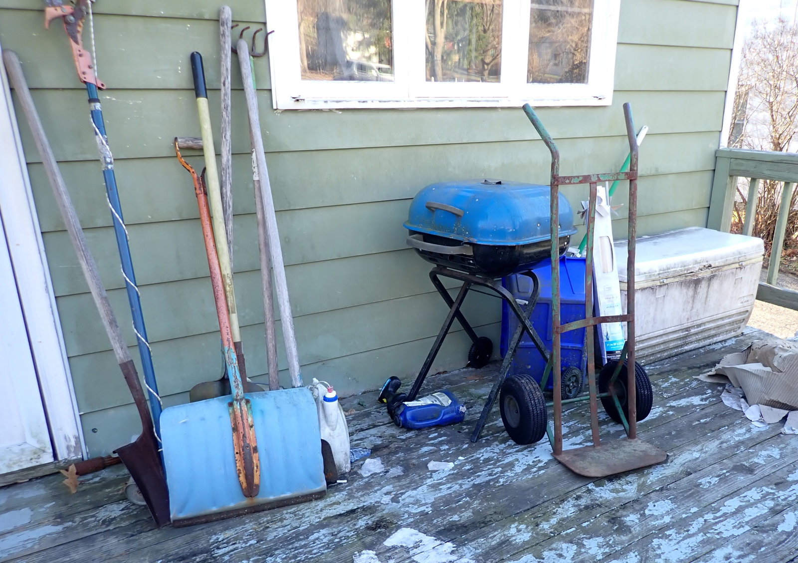 Charcoal Grills / Misc Porch Contents: Take what you want and leave the rest. If snow is on ground by pick up time, you are responsible for digging items out. No in house shipping !