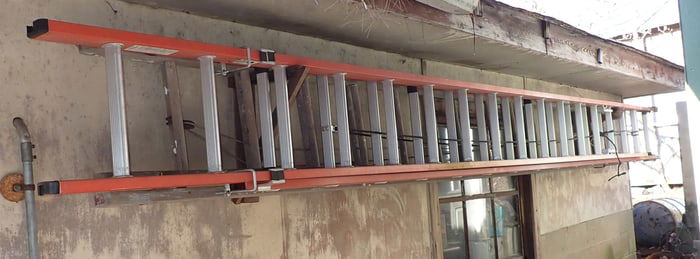 32' Fiberglass Extension Ladder