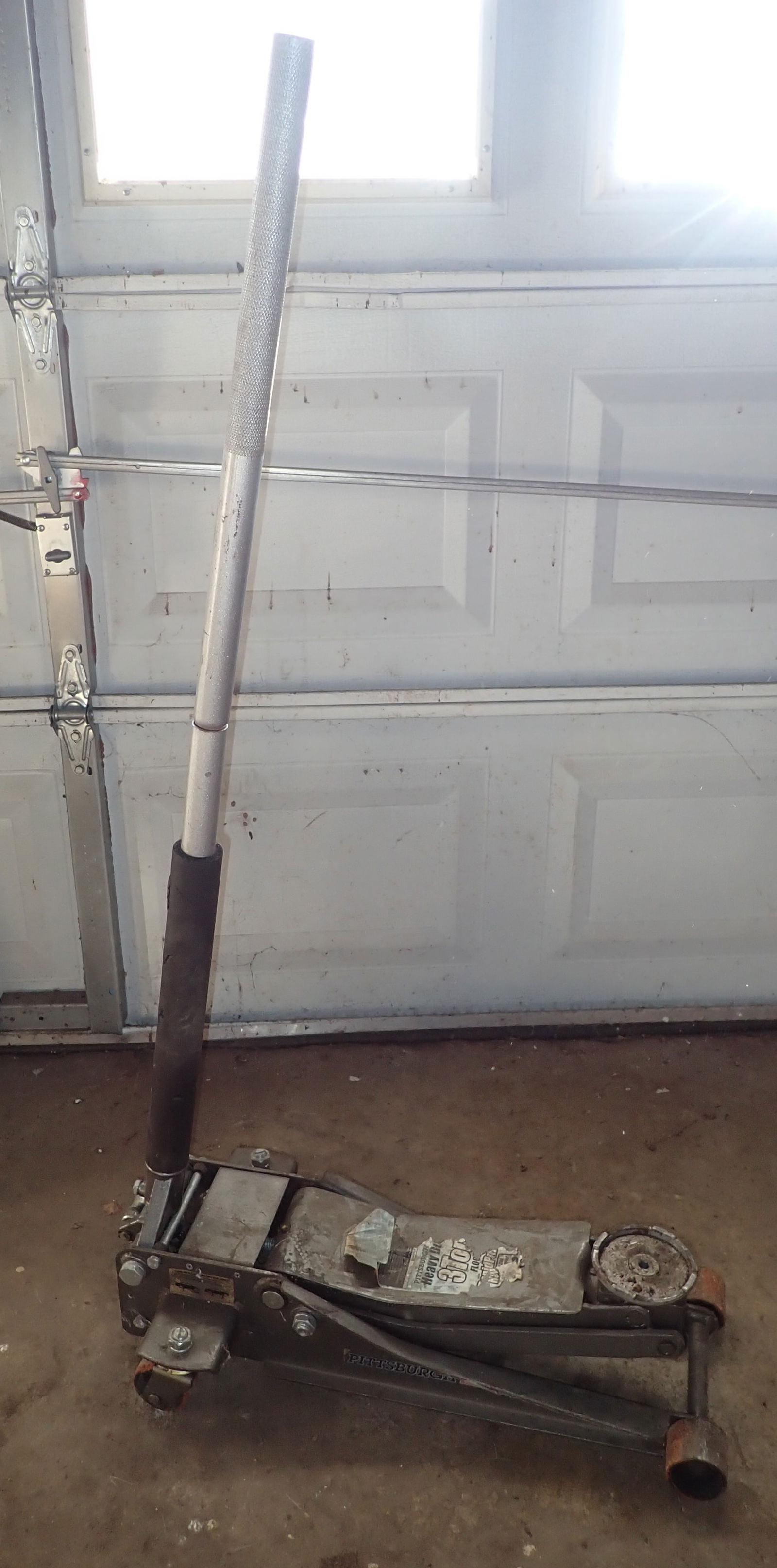 Pittsburgh Heavy Duty 3 Ton Floor Jack (1 of 3)