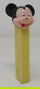 Walt Disney Mickey Mouse Pez Dispenser: No feet pez dispenser. Shipping available.