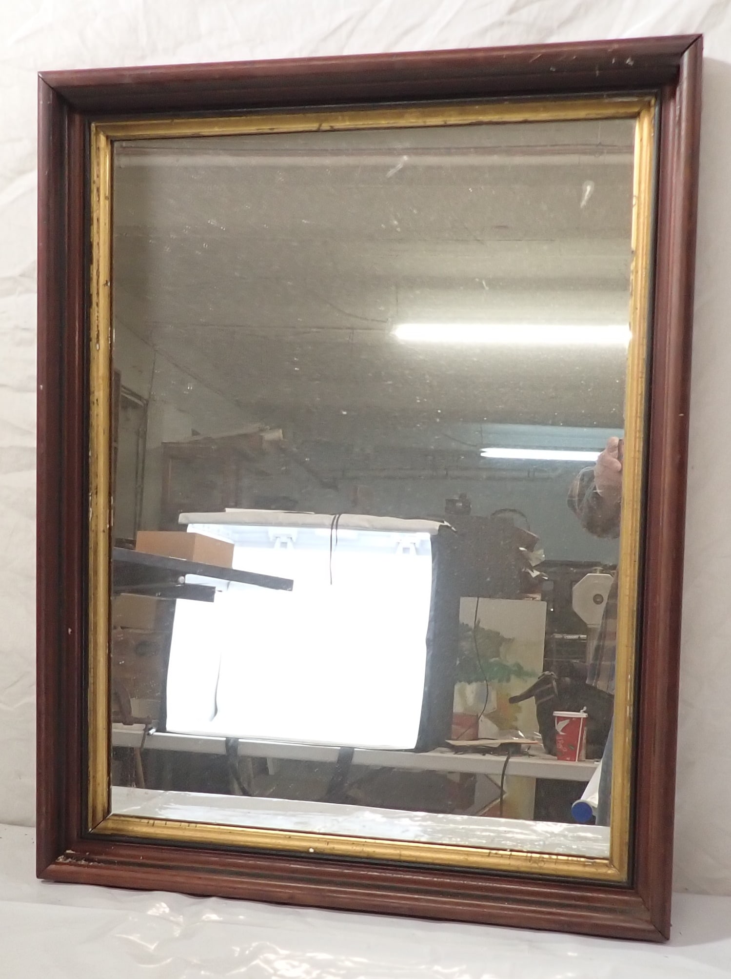 Wall Mirror: Apprx 24" x 31 3/4". No in house shipping !