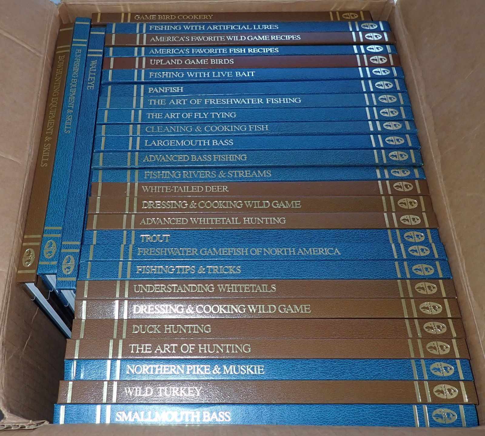 Hunting & Fishing Library Books: No in house shipping !