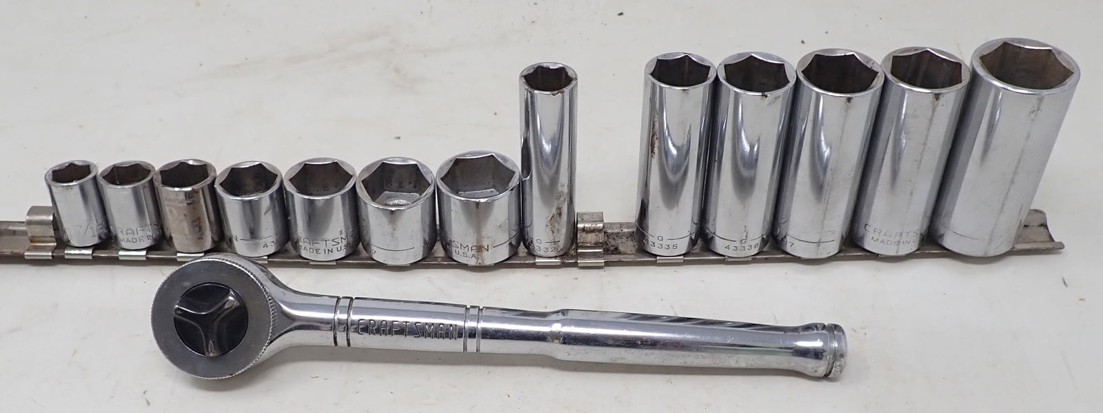 Craftsman 3/8" Drive Rachet 6 SAE Sockets (1 of 3)