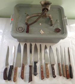 Kitchen Knives & Universale Meat Grinder