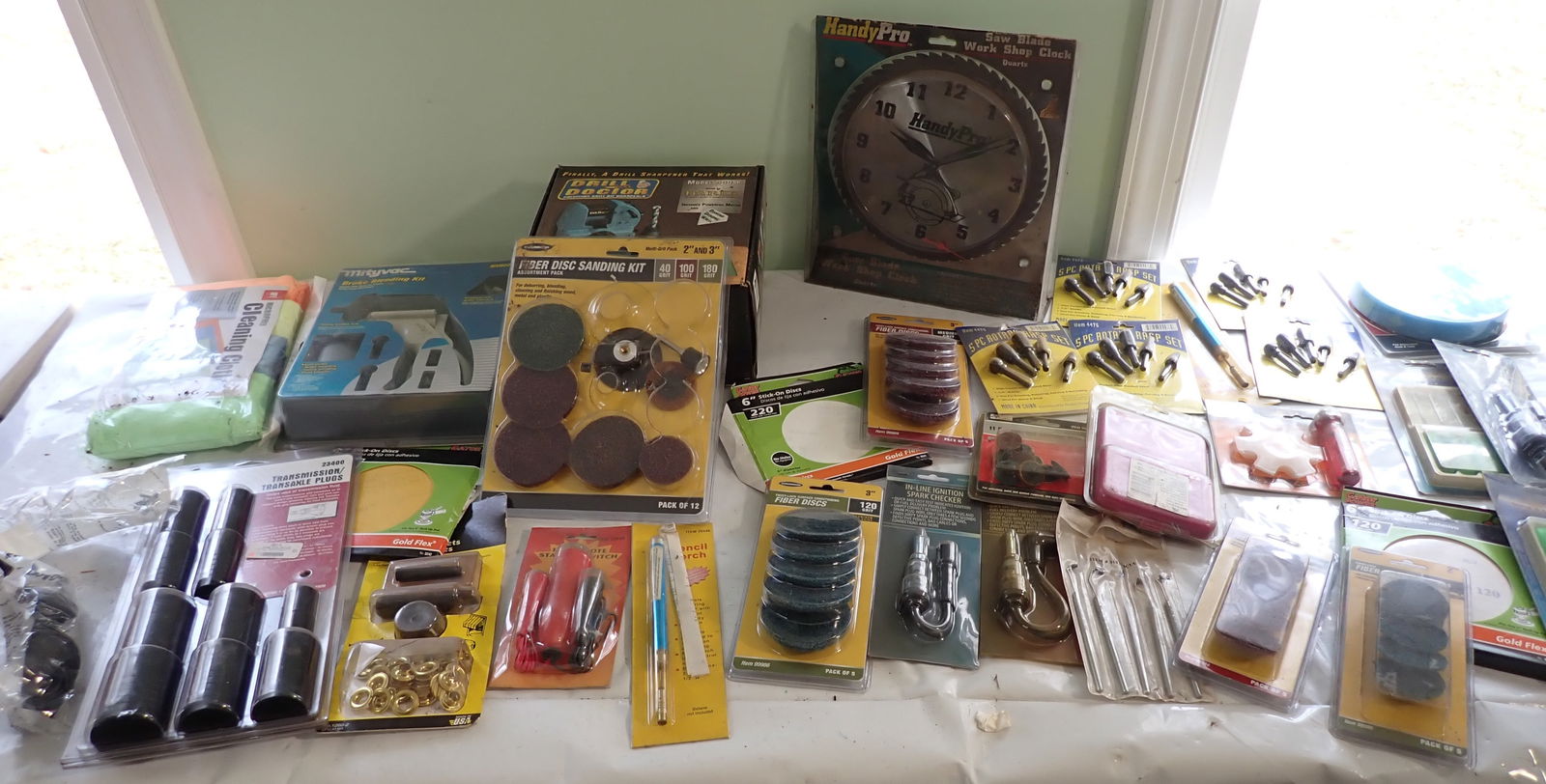 Sanding Discs Brake Bleeding Kit Rotary Rasps Misc Tools (1 of 9)