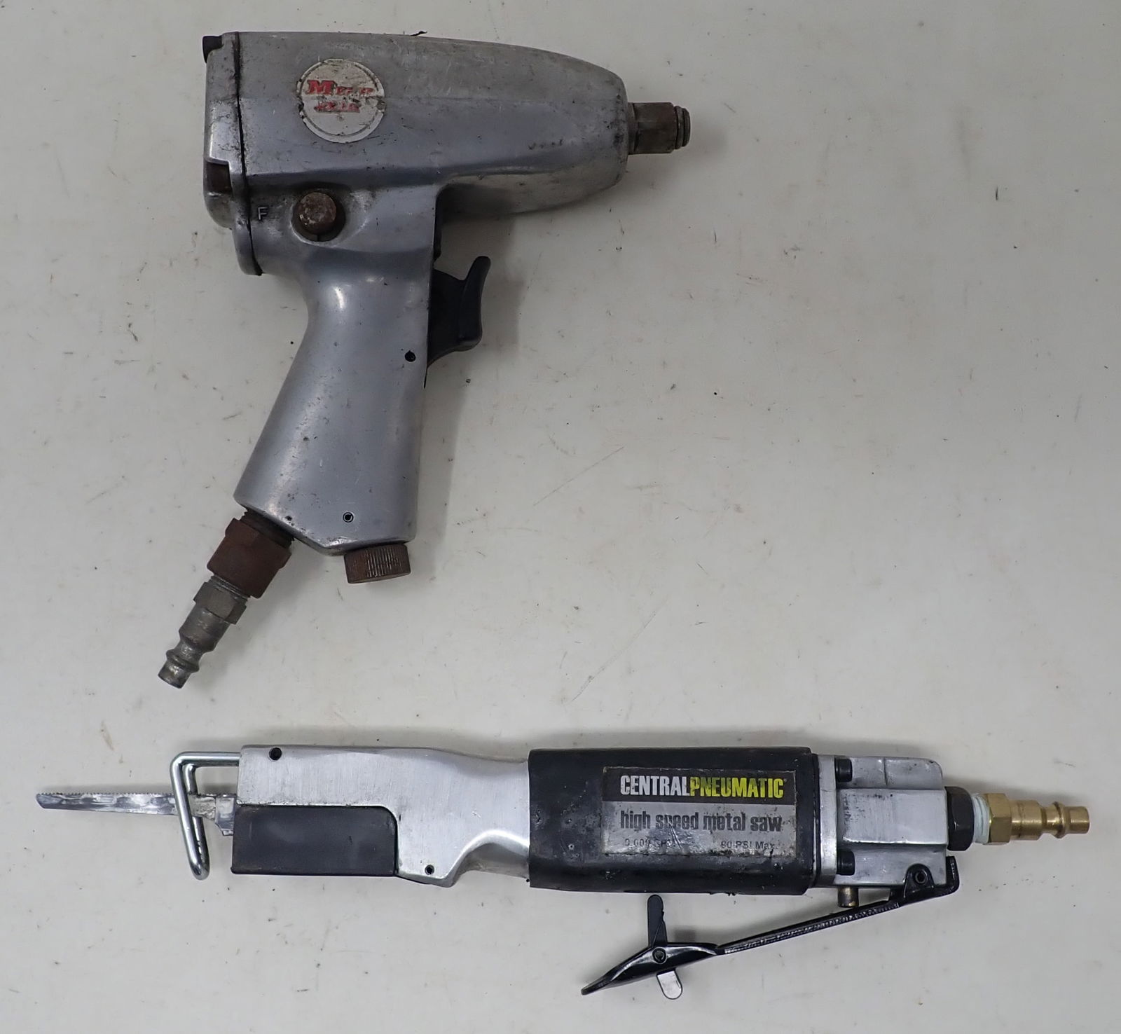 1/2" Drive Mini Impact Central Pneumatic Metal Saw (1 of 5)