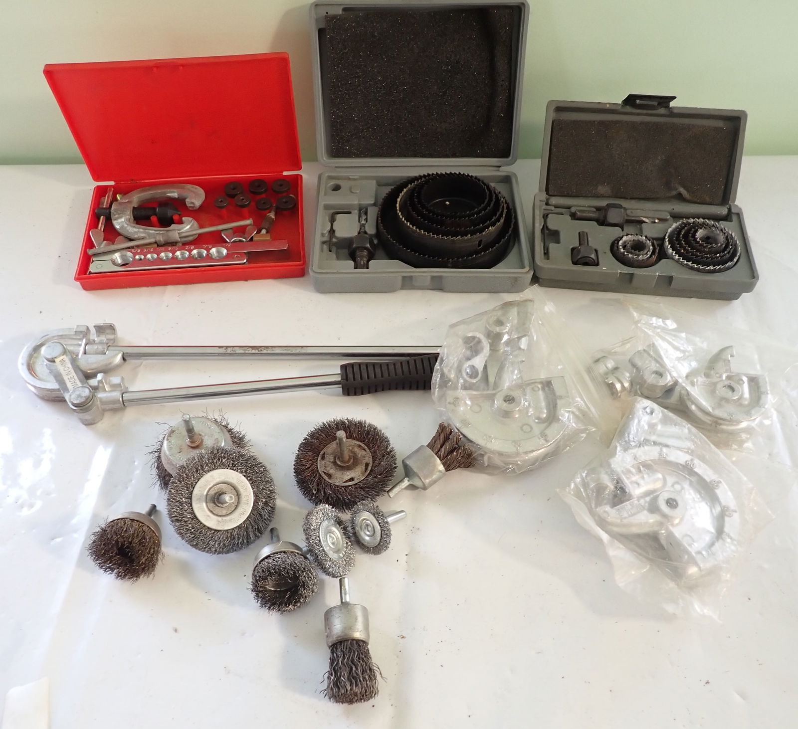 Hole Saws Tubing Bender Wire Wheels (1 of 5)