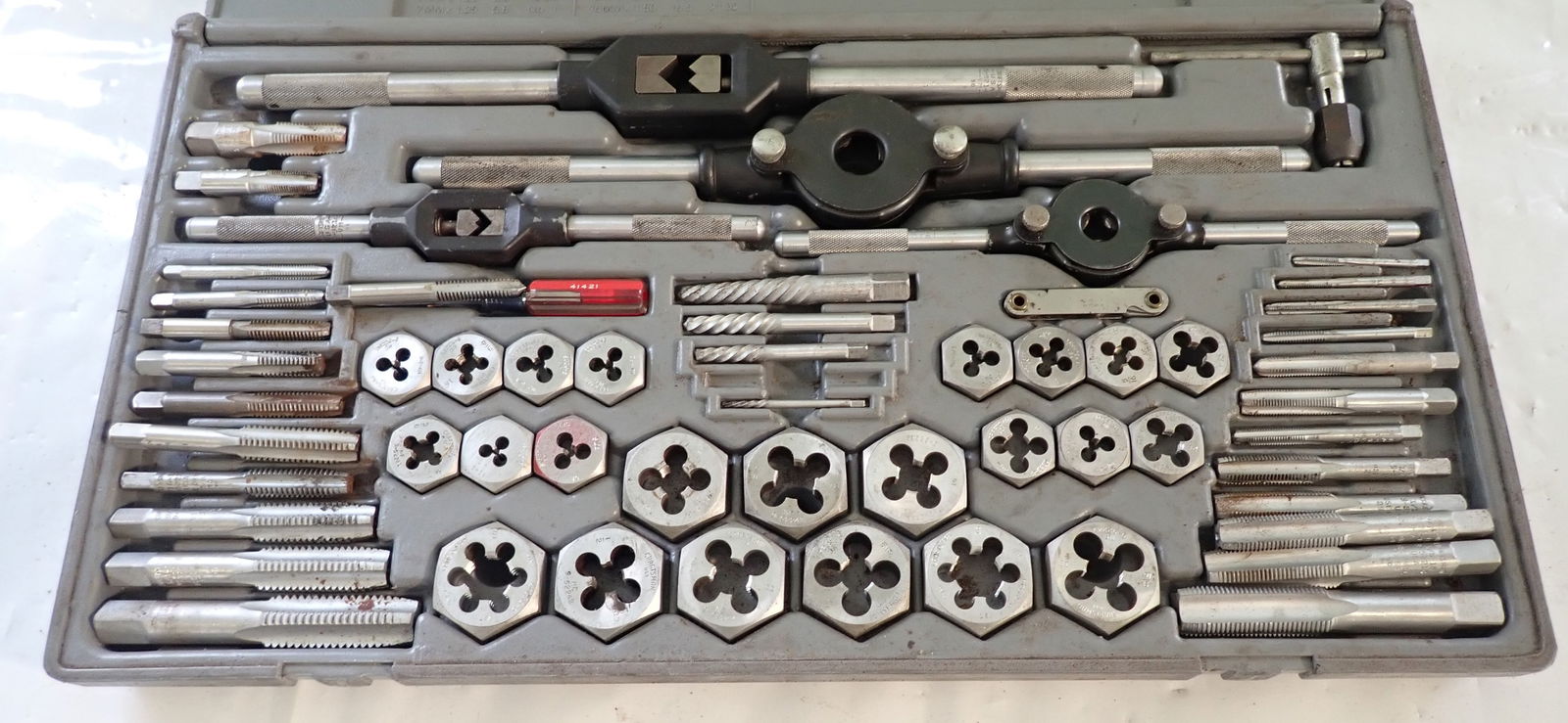 Craftsman Kromedge Tap & Die Set (1 of 6)