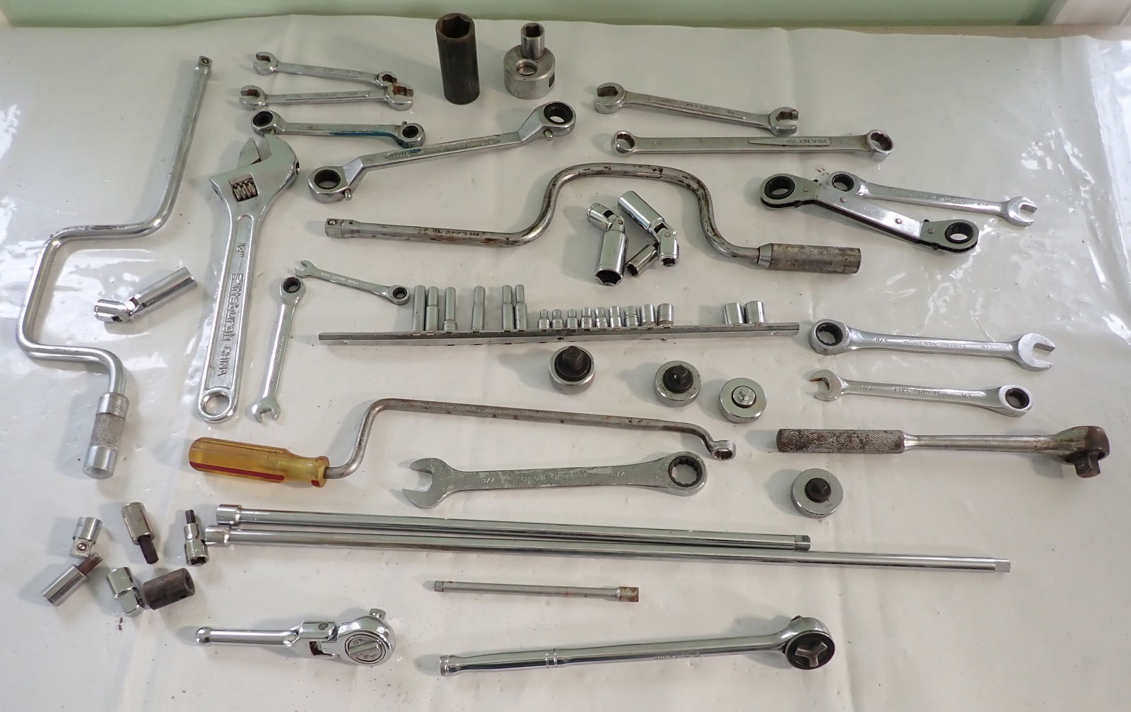 3/8" 1/2" Drive Rachets Wrenches Sockets (1 of 6)