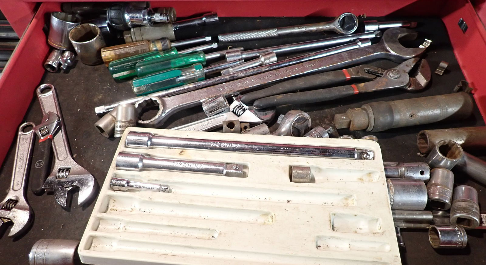 Sockets Rachets Pliers Wrenches (1 of 4)