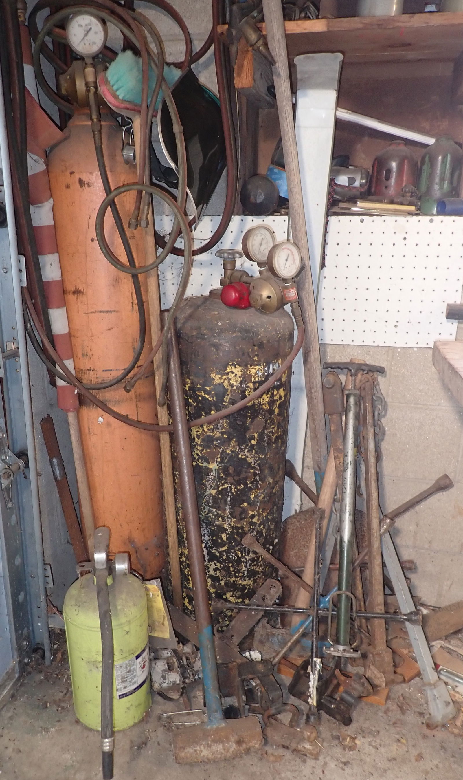 Tanks Hoses Regulators Torches & Misc (1 of 9)