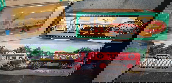 Texaco & Hershey Trucks