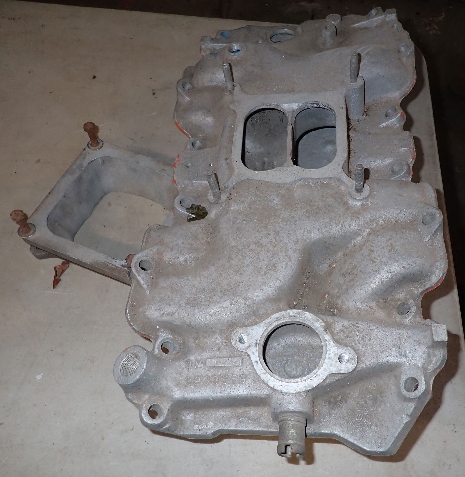 GM 3963569 Intake Manifold (1 of 4)