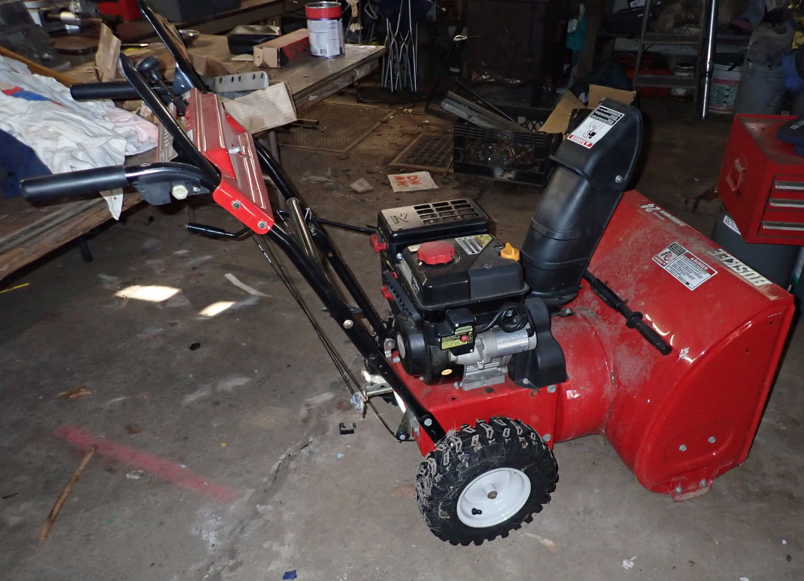 Huskee 24" Snowblower (1 of 6)