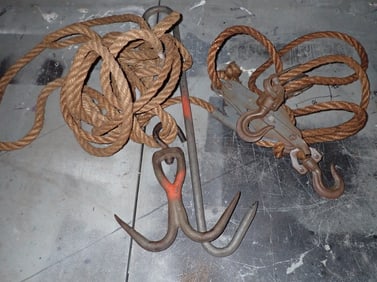 Rope Pulley & 2 Meat Hooks