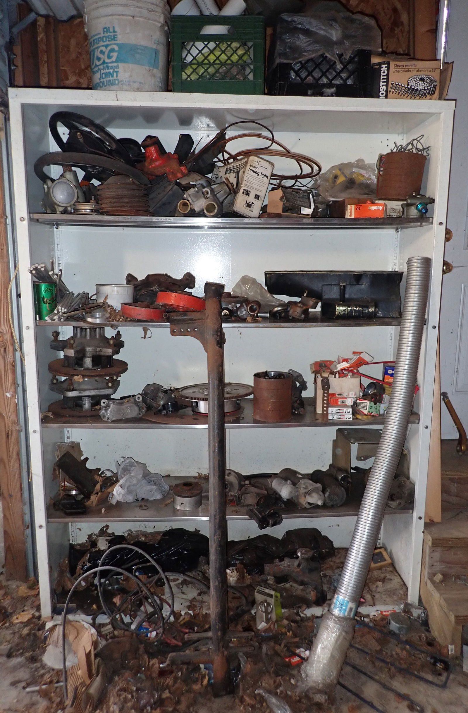 Shelf Contents Vintage Stock Car Parts (1 of 17)