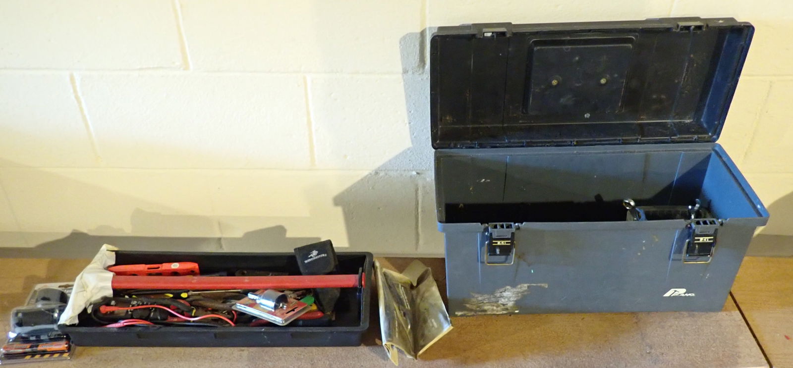 Toolbox & Contents (1 of 5)