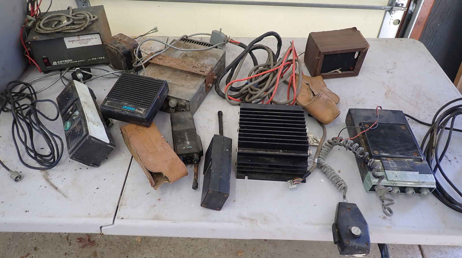 CB Radios Misc Electronics (1 of 8)