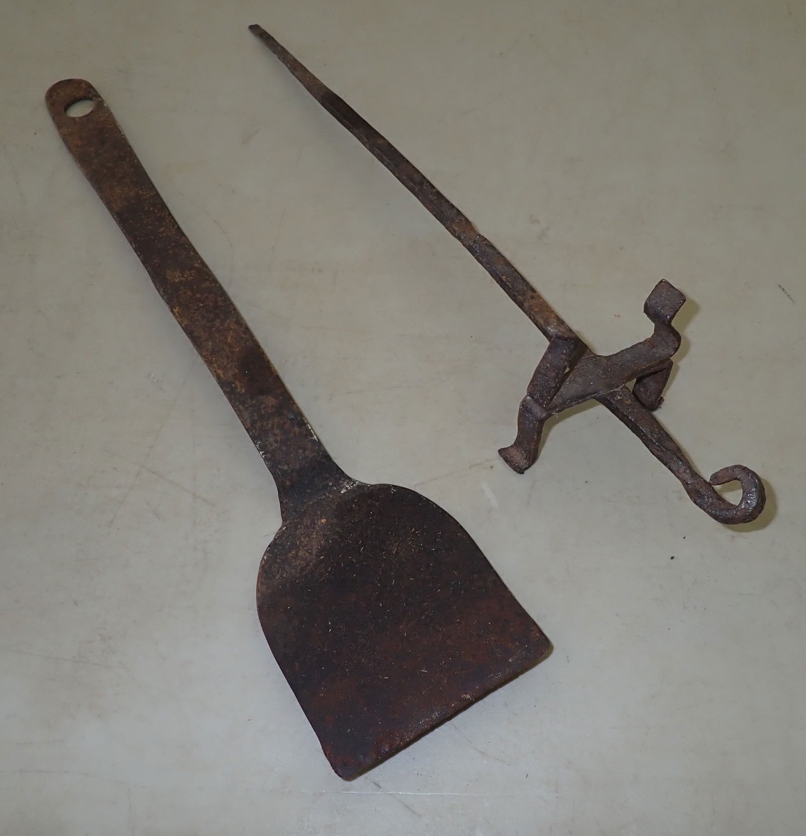 Peil & Early Wrought Iron Trivet (1 of 7)