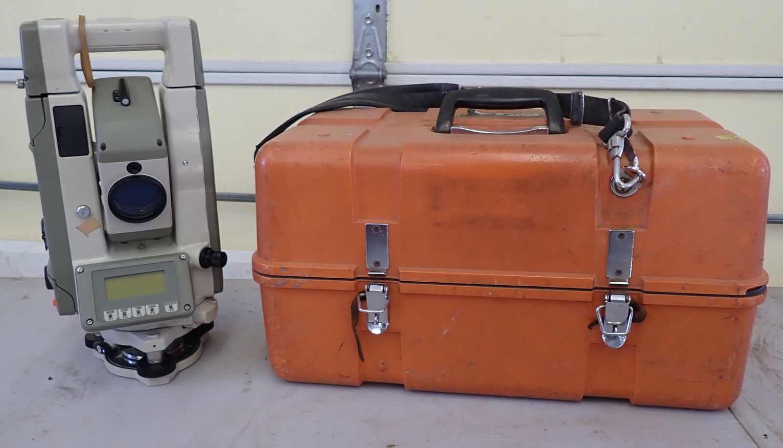 Nikon DTM 730 Total Station w/ Case: Shipping available