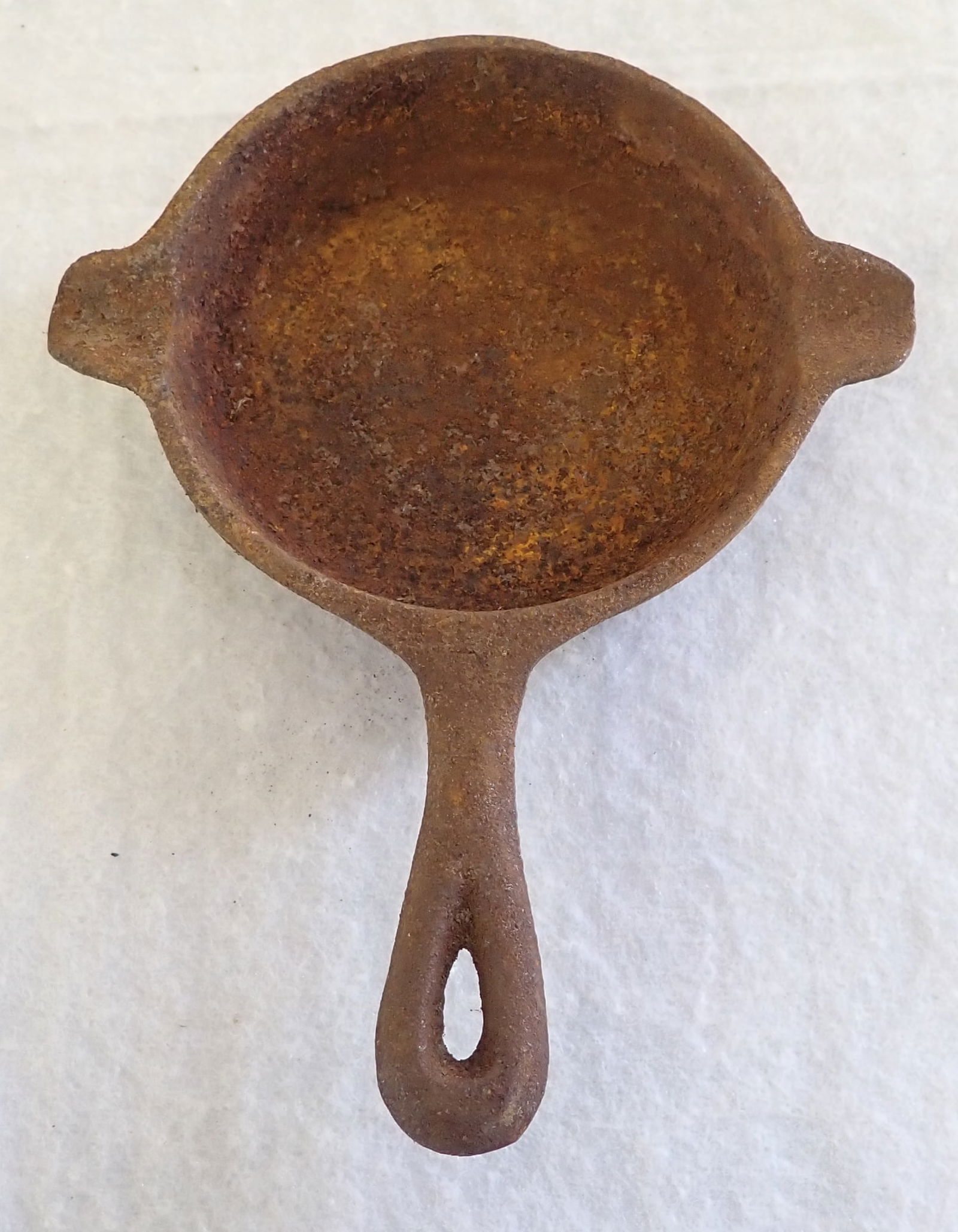 Lodge Cast Iron Ashtray (1 of 3)