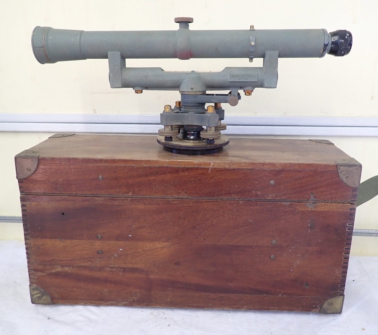 Keuffel & Esser Surveyors Level w/ Case (1 of 10)