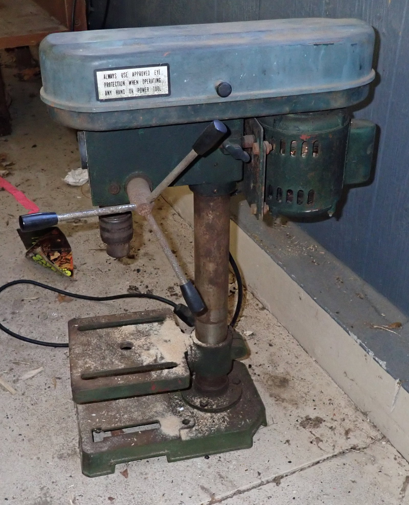 Bench Top Drill Press (1 of 2)