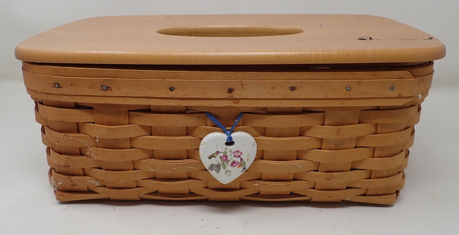 2000 Longaberger Tissue Basket (1 of 4)