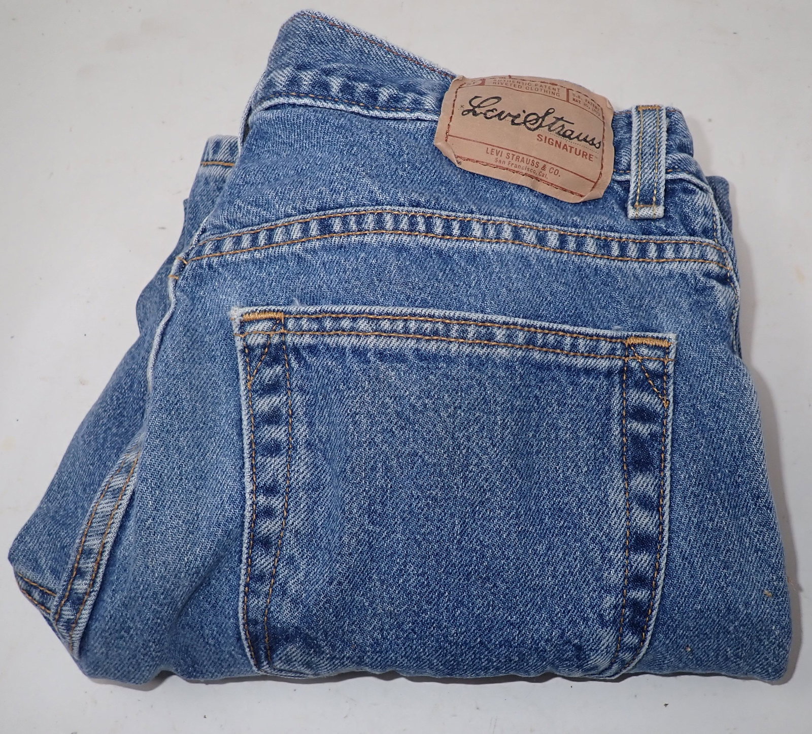 Levi Strauss Loose Fit Jeans: 31x27 - Shipping available