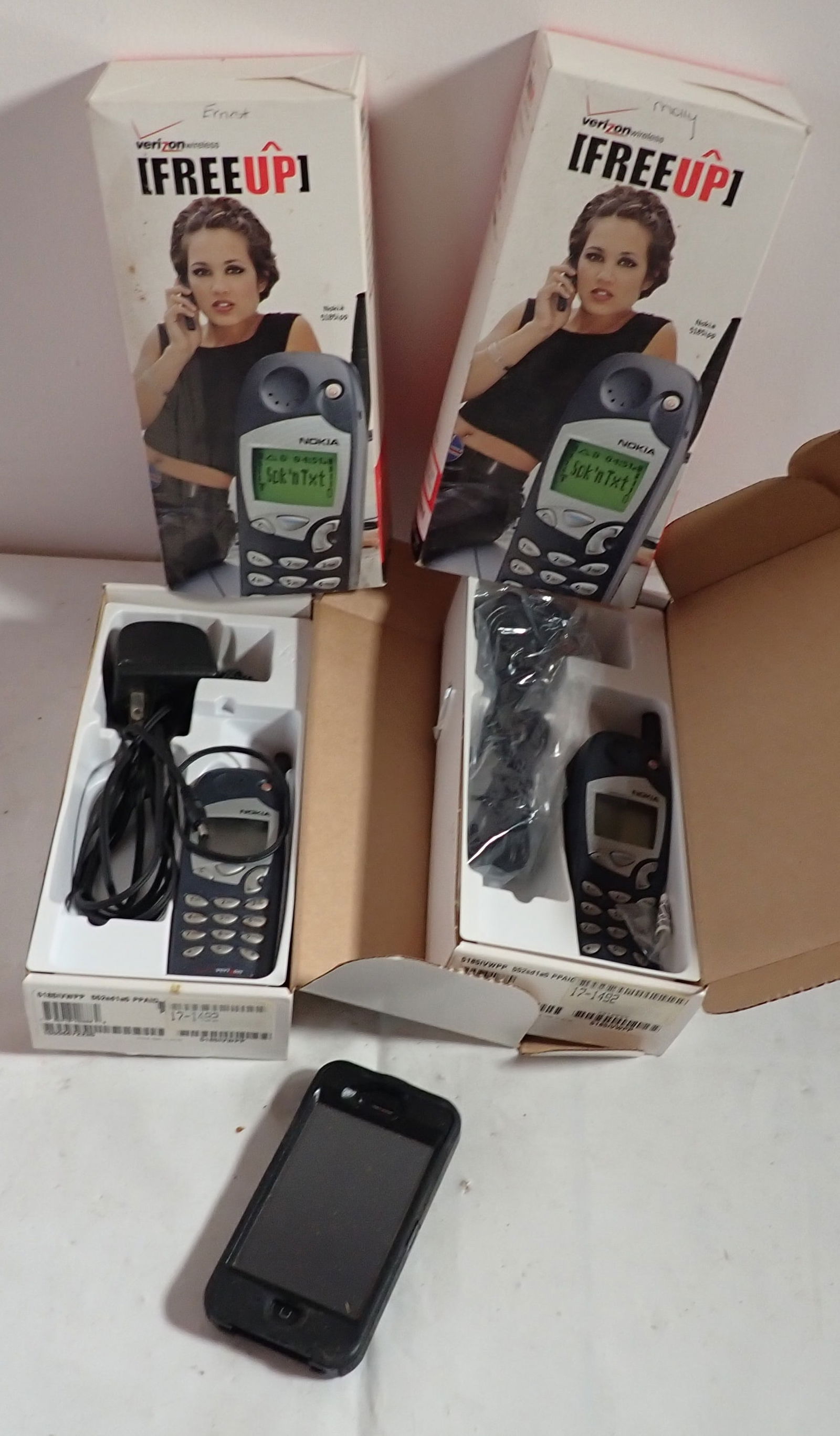 Nokia & Apple Cell Phones (1 of 5)