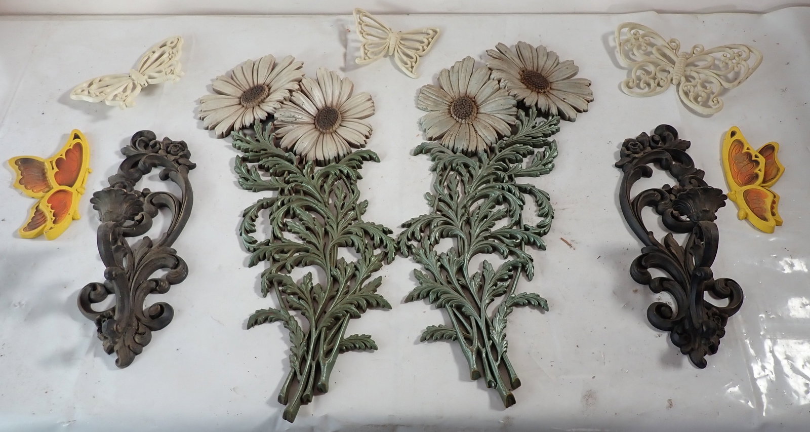 Burwood Flowers Homco Sconce & Misc (1 of 7)