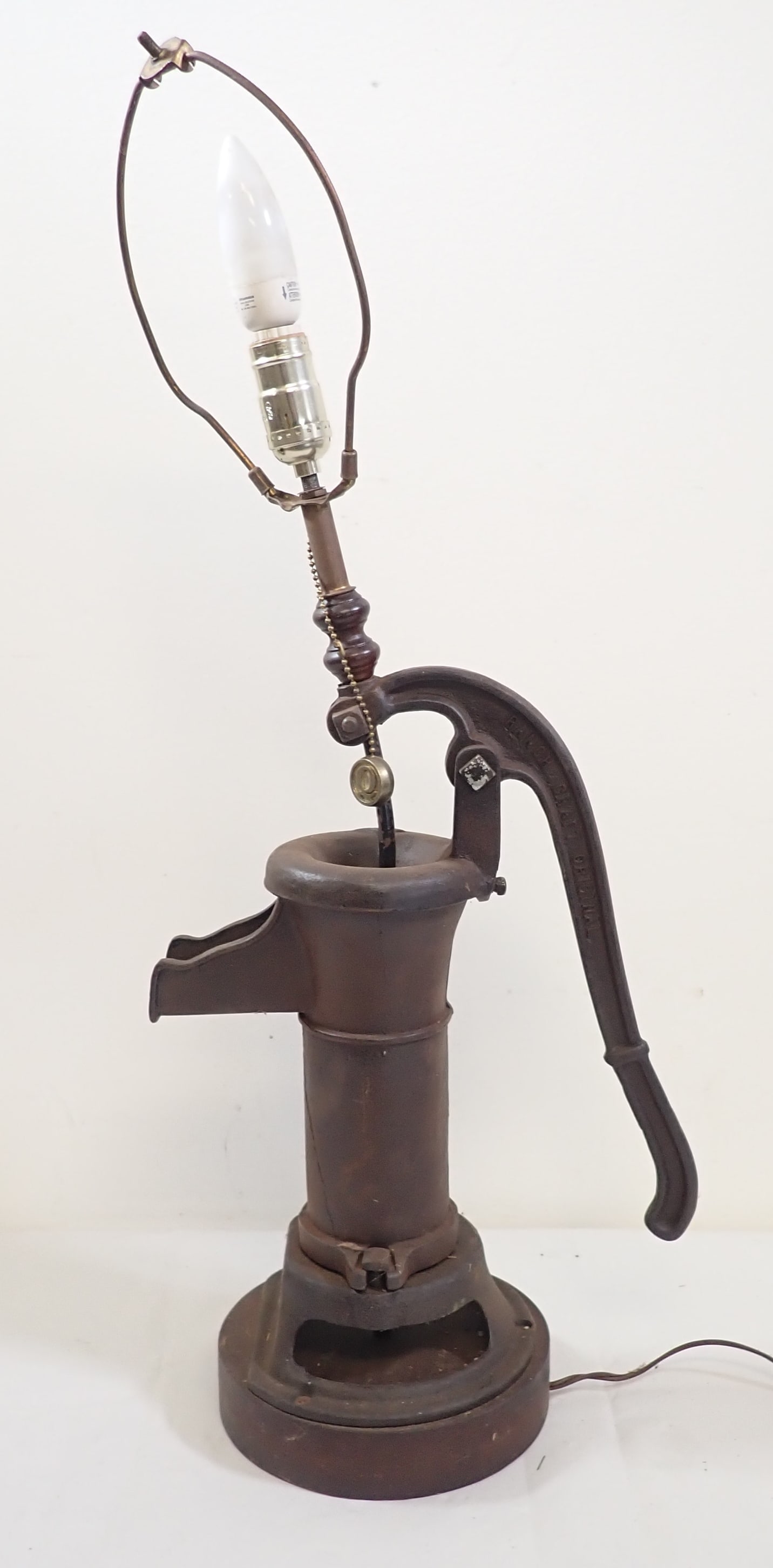 Ranch Craft Cast Iron Well Pump Lamp (1 of 4)