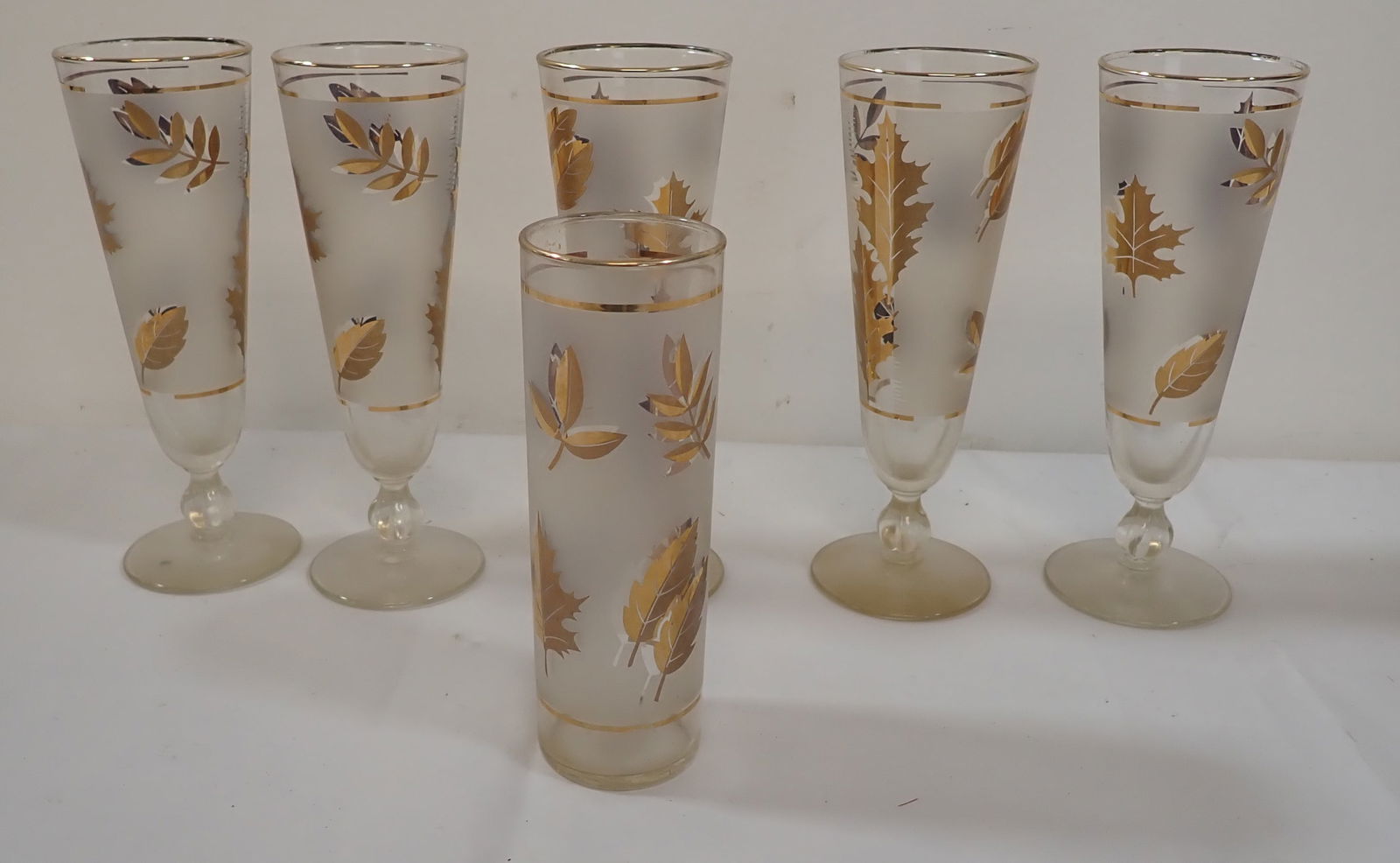 6 Gold Leaf Drinking Glasses (1 of 2)