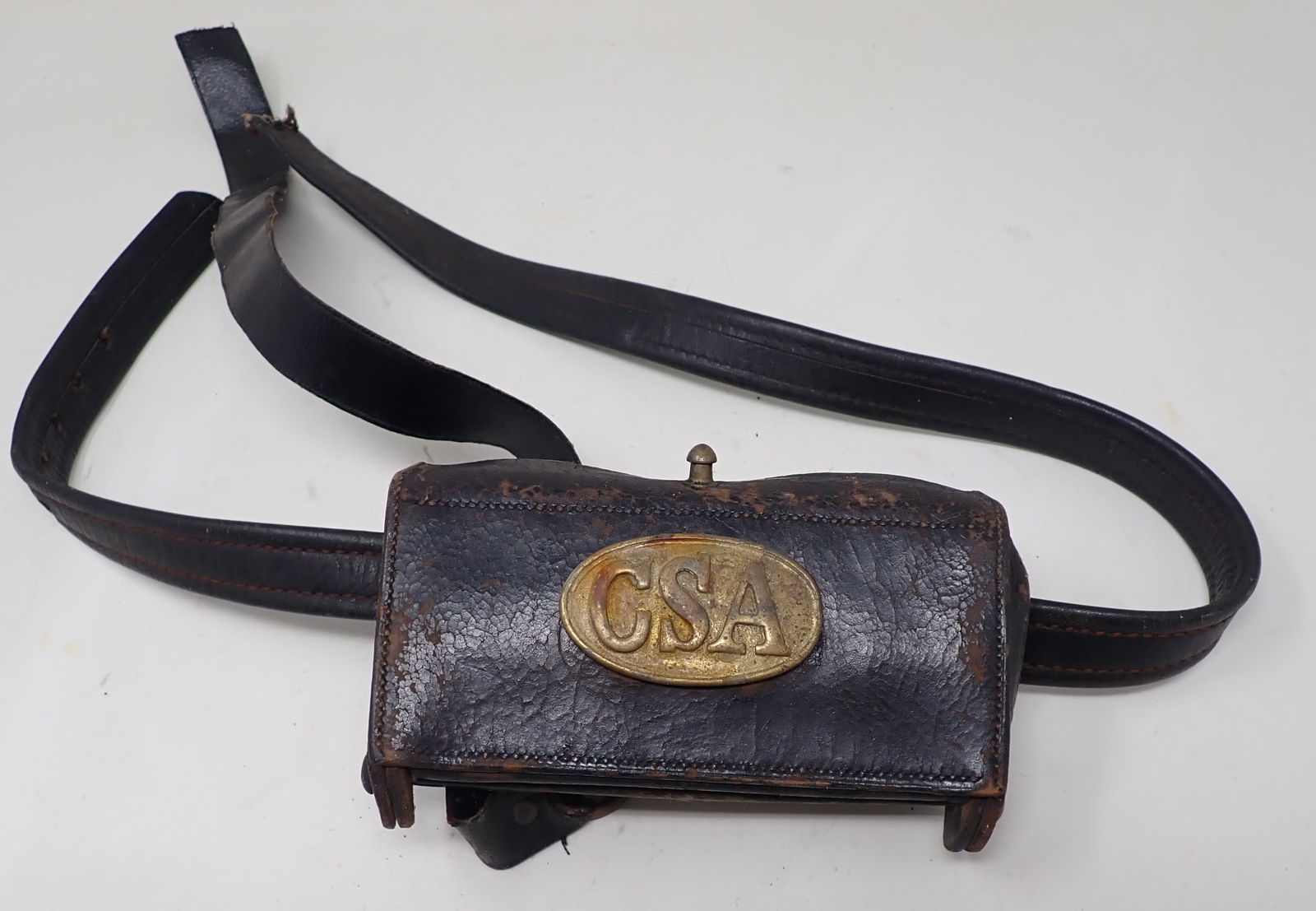 Early Leather Ammo Pouch (1 of 5)