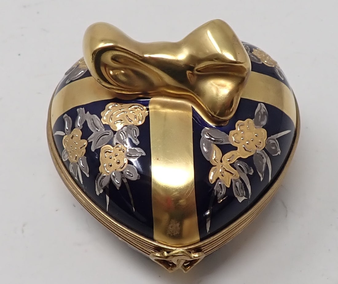 Rochard Limoges Heart w/ Ribbon Trinket Box (1 of 4)