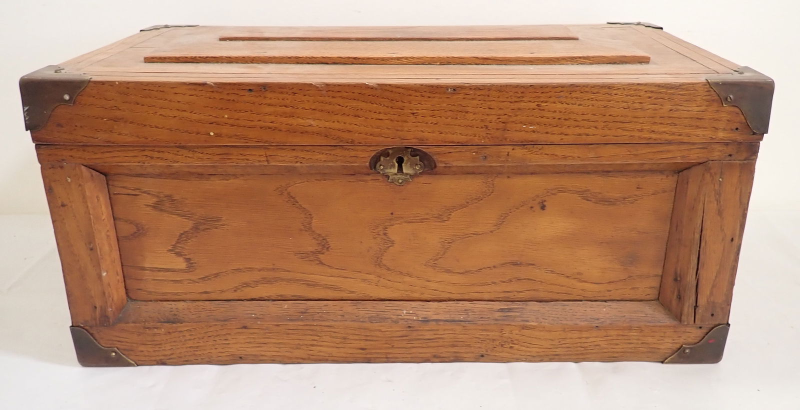 Small Oak Woodworkers Chest (1 of 11)