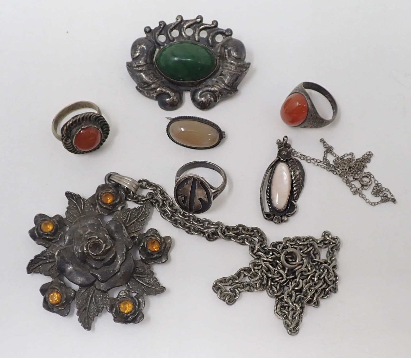 Brooches Pendants Rings Misc Jewelry (1 of 7)