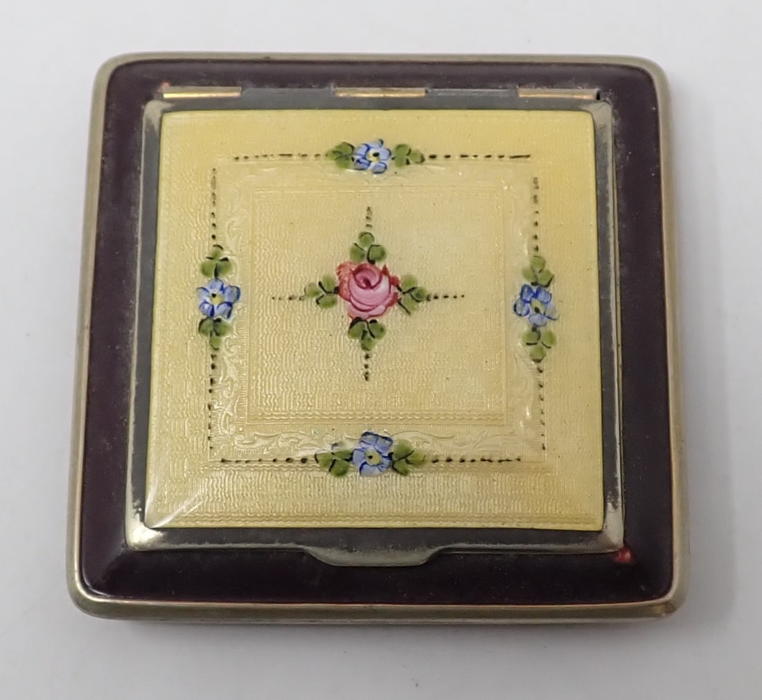 La Mode Enamel Makeup Compact w/ Mirror (1 of 4)