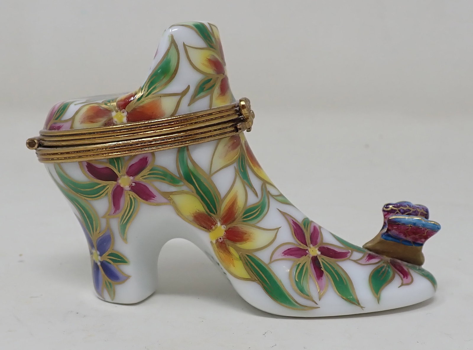 Limoges Shoe w/ Butterfly Trinket Box: Apprx 3 1/4" long and 2 1/8" tall. Shipping available