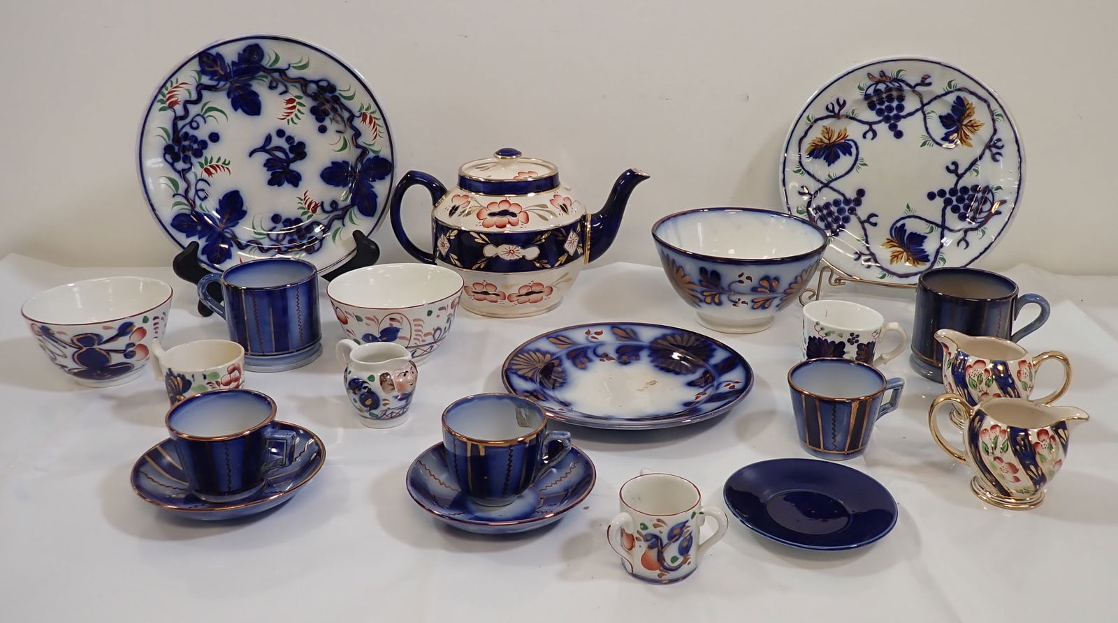 Gaudy Welsh Teapot Creamers Buddha Bowl Ironstone Plates (1 of 7)